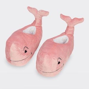 Vineyard vines plush slippers